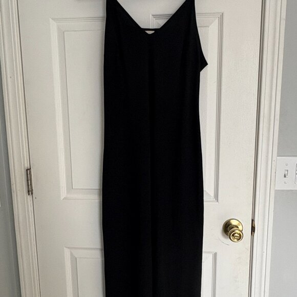 Black Maxi (Target) - Picture 3 of 4